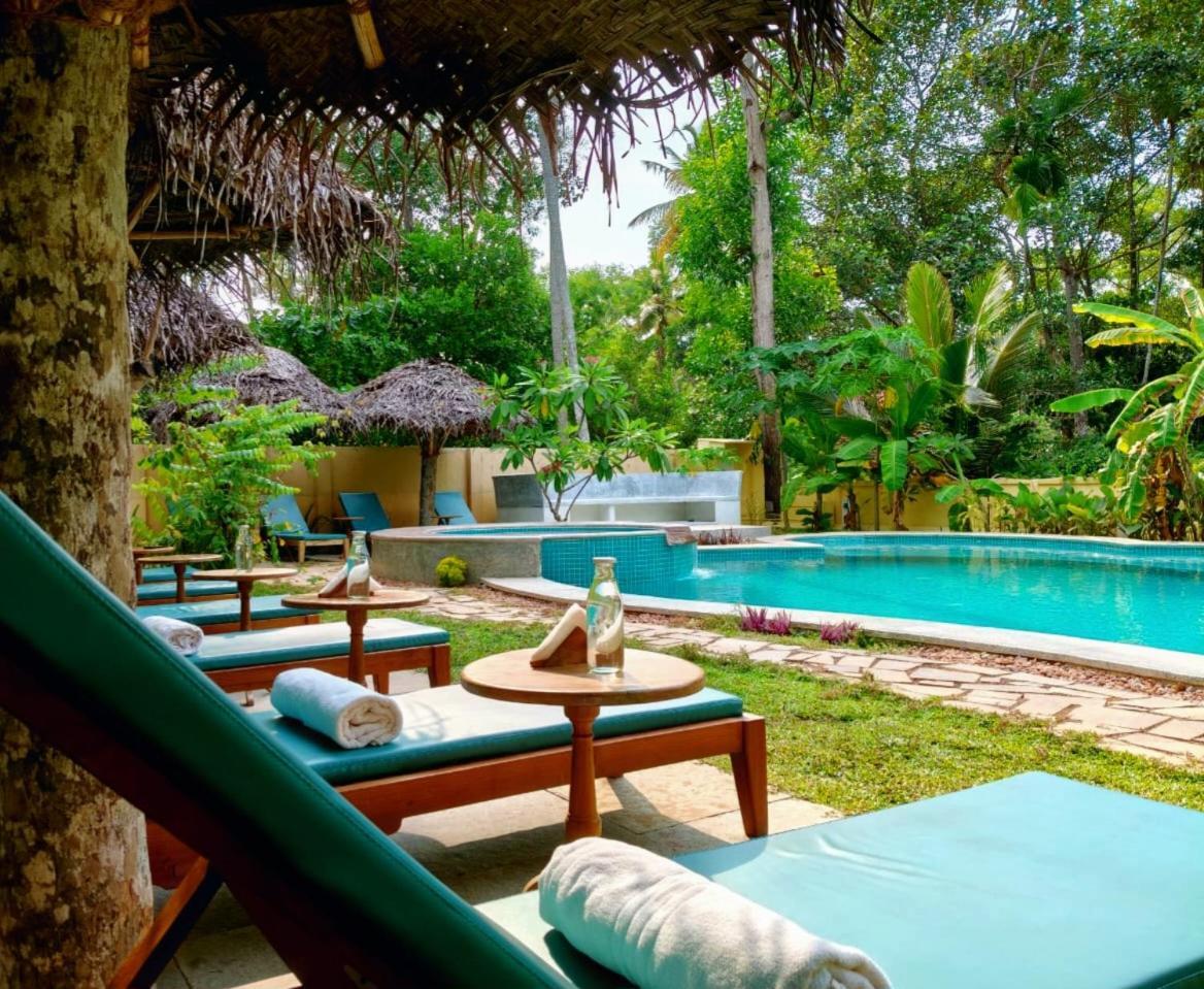 Marari Beach Bungalow Resort Alleppey 마라리쿨람 외부 사진